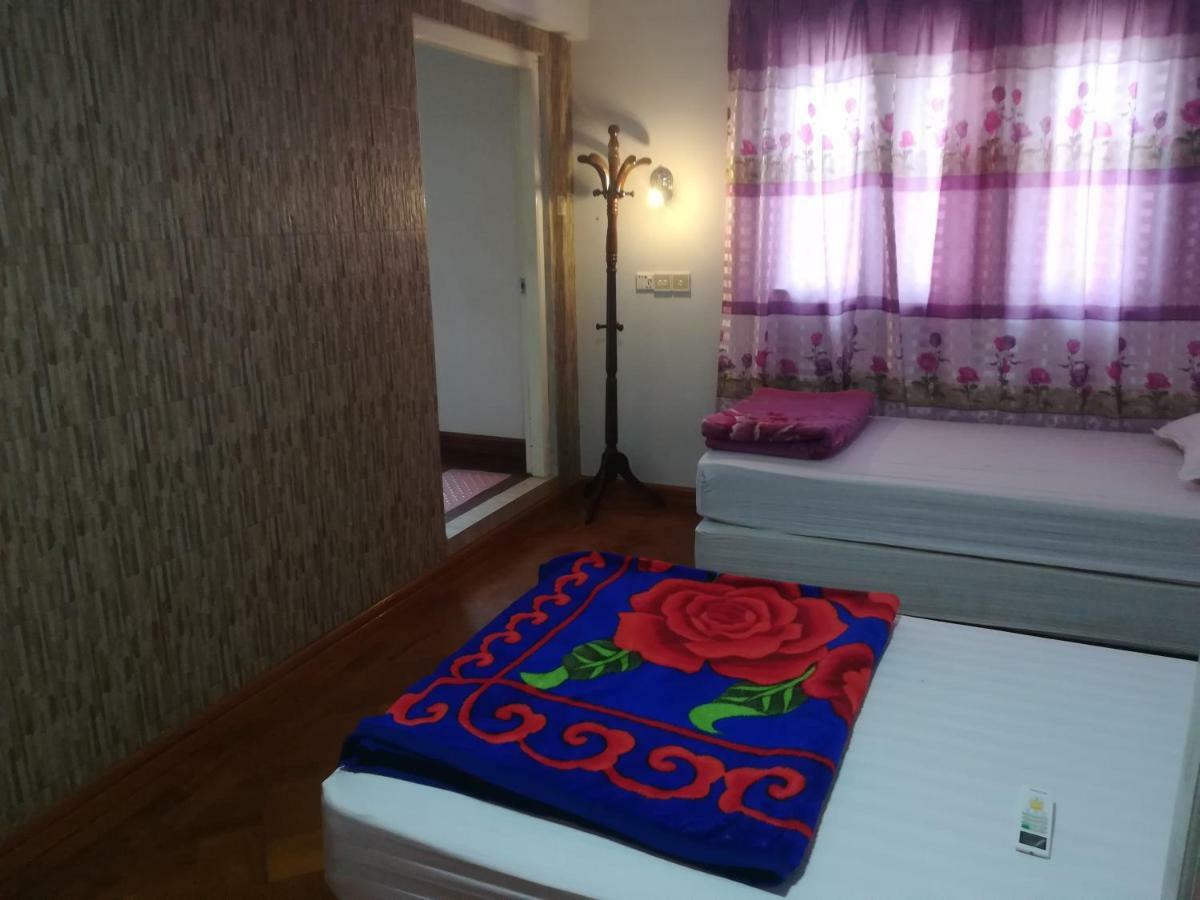 Lux Pillow Hostel Nyaung-U Exteriör bild