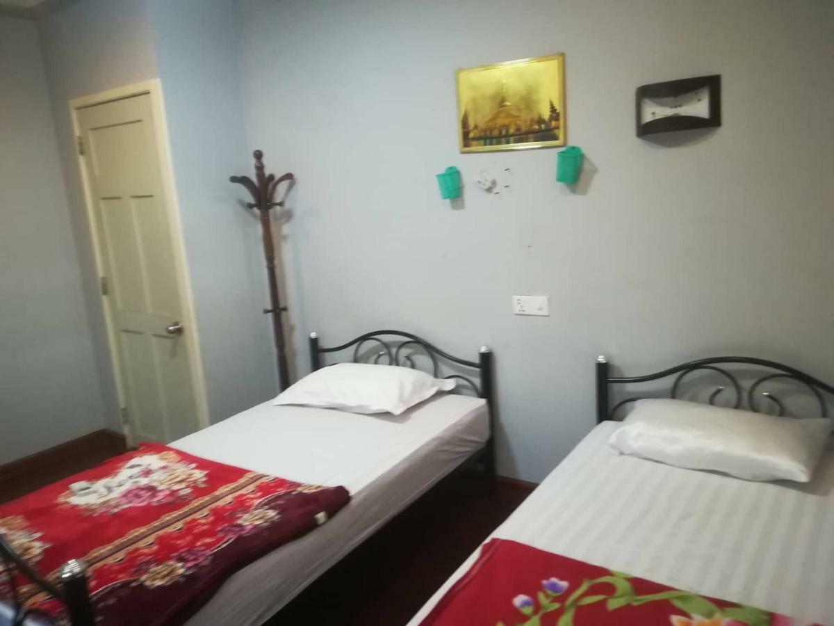 Lux Pillow Hostel Nyaung-U Exteriör bild