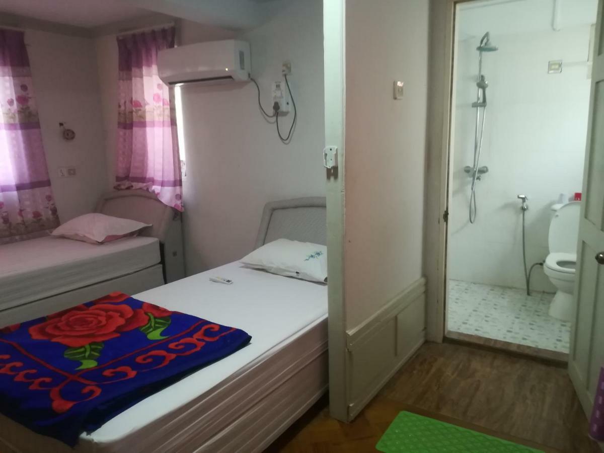 Lux Pillow Hostel Nyaung-U Exteriör bild
